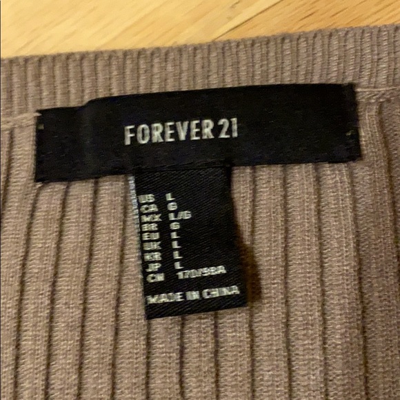 Forever 21 Ribbed Long Sleeve Cropped Sweater - Picture 4 of 4